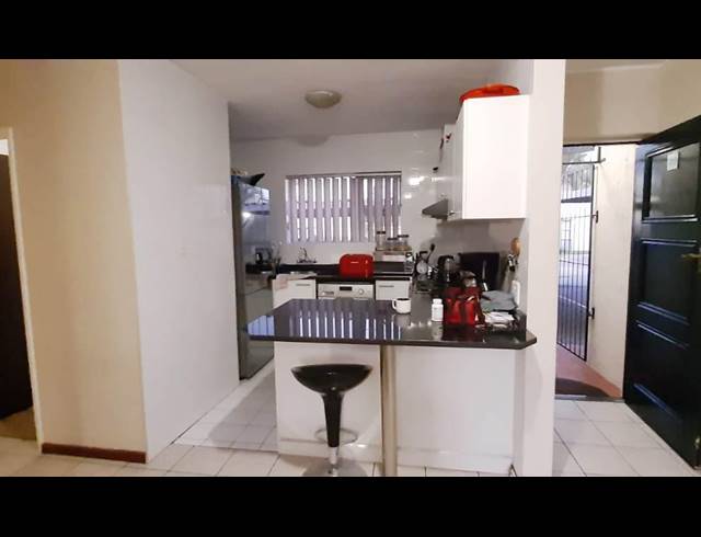 2 BEDROOM TOWNHOUSE RENTED IN SOUTH END
